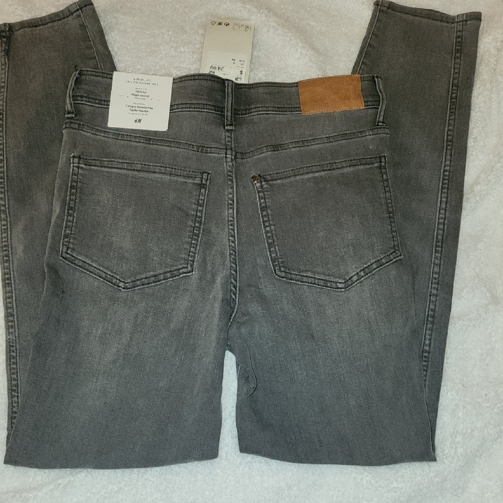 Women's Gray Skinny  Jeans - Picture 2 of 7